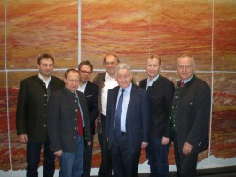 Die ÖVP St. Wolfgang war mit Bürgermeister Johannes Peinsteiner, Fraktionsobmann Franz Baier, WB-Obmann Hubert Hinterberger, Kulturreferent Arno Perfaller, Parteiobmann Josef Kogler und Parteivorstand Franz Eisl (v.r.) stark vertreten