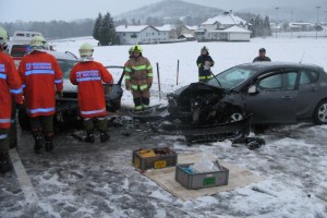 Frontalcrash auf schneeglatter Fahrbahn