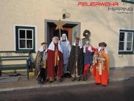 Feuerwehr Hipping unterstützt Sternsinger der Pfarre