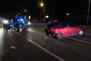 Alkolenker verursacht in Krankenhaus-Kreuzung Unfall