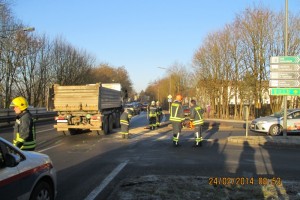 Vöcklabruck: auf B143 gegen LKW gekracht