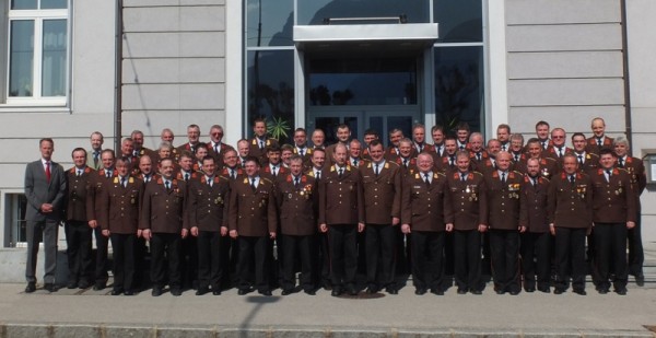 Stefan Schiendorfer folgt als neuer Bezirksfeuerwehrkommandant auf Robert Benda