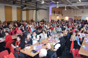 350 Frauen feiern und befeuern den Int. Frauentag in Steyrermühl