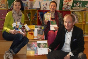 Stadtbibliothek Vöcklabruck erhält Down Syndrom Regal