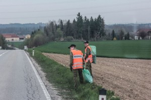 Feuerwehrjugend Ohlsdorf reinigt Straße