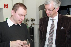 Wirtschafts-Landesrat Michael Strugl im Laserzentrum Gmunden