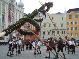 Maibaumaufstellen
