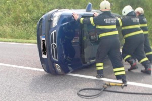 Bad Ischl: Autoüberschlag auf der B145 - Insassen unverletzt