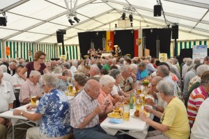 Seniorentag im Festzelt in Lindach