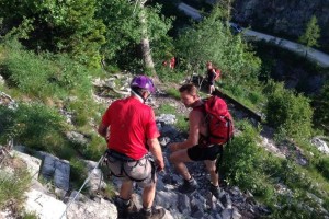 Alpinist stürzte am Traunstein - Bergrettung begleitet Alpinisten ins Tal