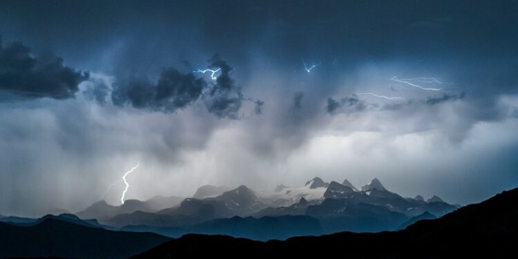 Wanderer am Hohen Dachstein von Blitz getroffen