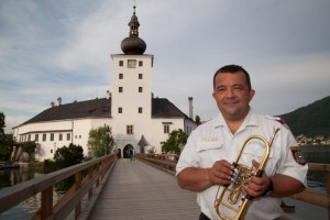 Die Polizei schwingt in den Sommer