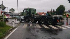 Frontalzusammenstoß auf ampelgeregelter Himmelreichkreuzung