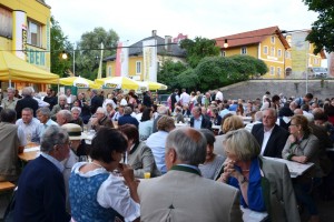 83% der Menschen im Bezirk Vöcklabruck kennen Anton Hüttmayr
