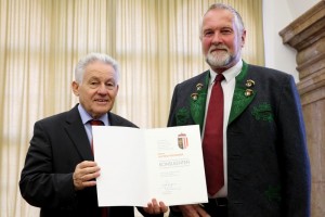 Vogelfreunde Salzkammergut Verbandsobmann Konsulent Alfred Riezinger geehrt