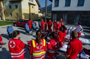 Rot Kreuz Sanitäter auf Herz & Nieren geprüft - erfreuliche Prüfungsergebnisse