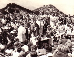 Traunsteinmesse seit 1950 - die erste Bergmesse im Gedenken an die Opfer der beiden Weltkriege