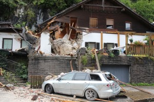 Obertraun: nach Felssturz - Wohnhaus bleibt gesperrt