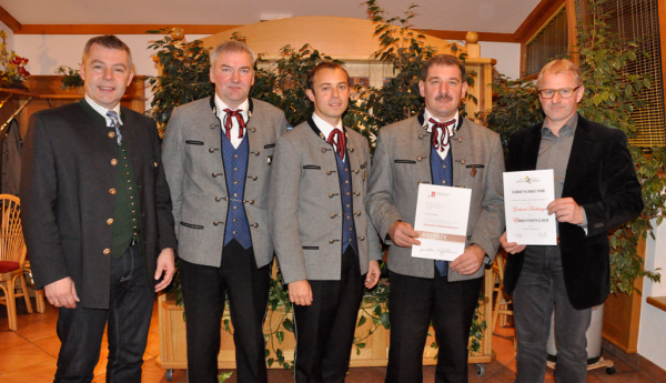 Bürgermeister Franz Kornberger, Obmann Franz Schobesberger, Kapellmeister Christian Redl, Ernst Stadler, Gerhard Feichtinger Danke und liebe Grüße aus St. Konrad 