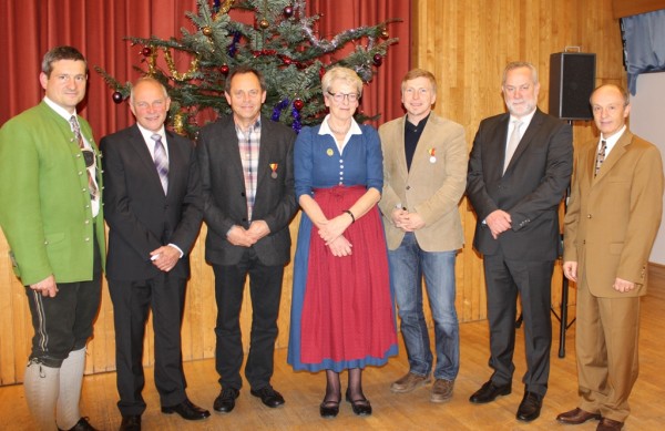 v.l.n.r. Roland Pachinger, Vizebgm. Hans Schachl, Gerhard Ordosch, Dr. Gesine Tostmann, Wolfgang Zilles, Gemeindevorstand Kurt Berger, Bürgermeister Johann Reiter