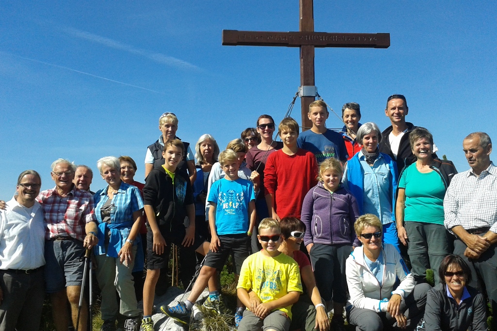 Perfektes Wanderwetter bei der Bergmesse am Zwölferkogel