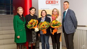 Foto von links nach rechts: Mag. Doris Schreckeneder Landesvorsitzende Stv., Mag. Gertrude Panzl, Mag. Julia Stöhr, Ursula Schichterich, Robert OberfrankLeiter WKO Gmunden 