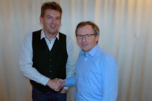 RfW Landesobmann LAbg. Ing. Wolfgang Klinger (re.) gratuliert Michael Fürtbauer (li.) zur Wahl.
