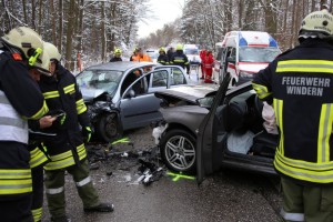 Schwerer Verkehrsunfall Gmundener Straße laumat (4)
