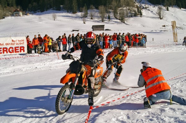 Skijoering Gosau _ Spektakuläre Einblicke auch für Zuschauer _ Bild Otto Hubner _ LR