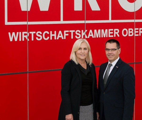 WKO-Bezirksobfrau NAbg. Dr. Angelika Winzig & Josef Renner, Leiter der Bezirksstelle Vöcklabruck (Foto: photo lounge PATRICIA D-K)