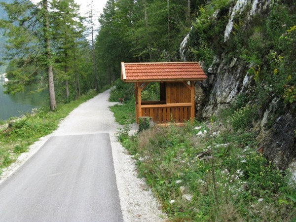 Rad- und Wanderweg entlang des Hallstätterse-Ostufer