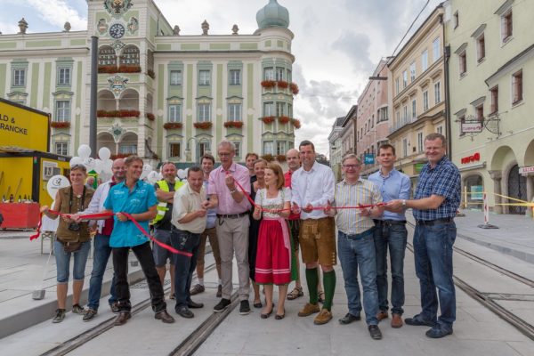 Nach 41 Jahren fährt die Straßenbahn wieder zum Gmundner Rathausplatz