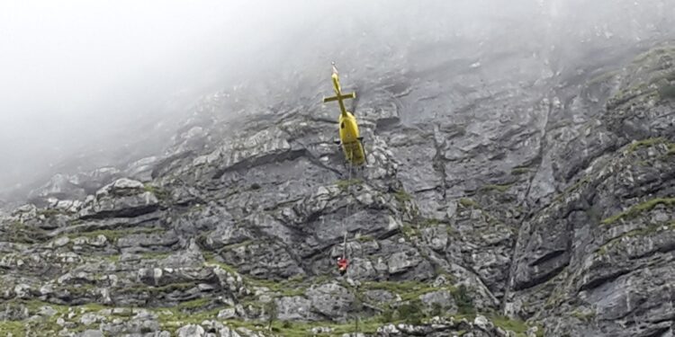Bei Regen am Berg in Not geraten