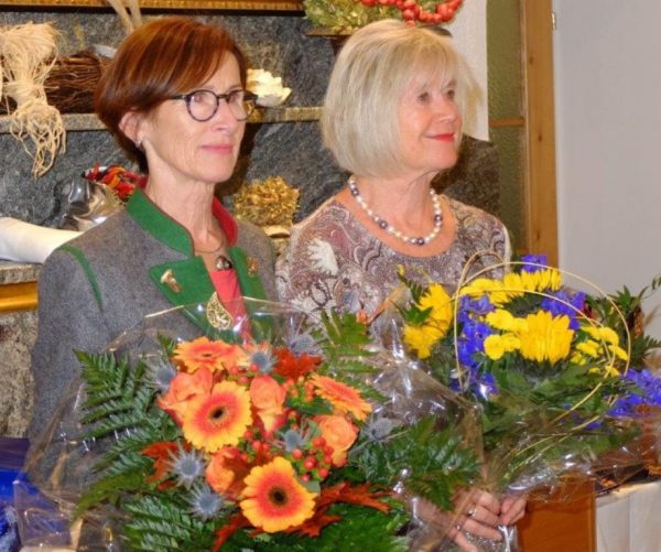 links Gerda Leitner, rechts Elisabeth Riener