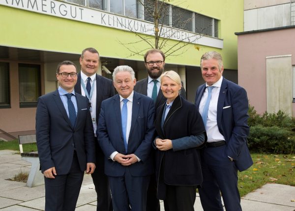 Mag. Günther Dorfinger (kaufm. Dir.), Dr. Tilman Königswieser, MPH (ärztl. Dir.), LH Dr. Josef Pühringer, VD Dr. Harald Geck, Mag.a Gabriele Aster, MBA, (Pflegedirektorin), VD Mag. Karl Lehner 