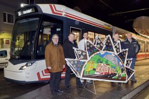 Stadt.regio.tram auf Gmundner Glöcklerkappe verewigt