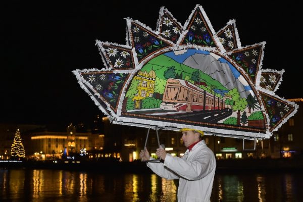 Stadt.regio.tram auf Gmundner Glöcklerkappe verewigt
