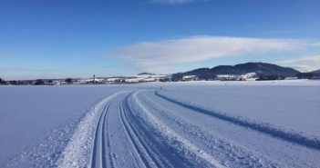 Sonnenloipen im Attergau laden zum Langlaufen ein