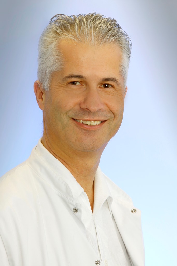 Prim. Dr. Bernhard Baumgartner salzi.at