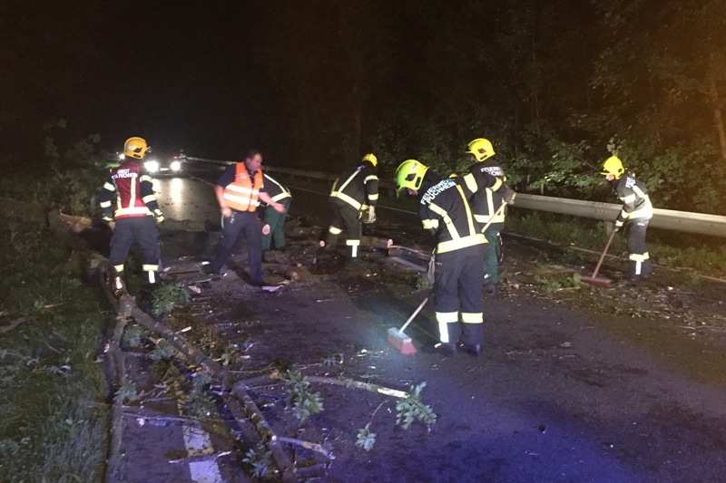 Sturmeinsätze hielten FF Puchheim auf Trab salzi.at