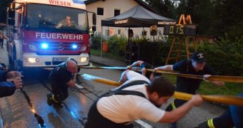 FF Aurachkichen gewannen erstes Tankwagenziehen der Feuerwehr Wiesen
