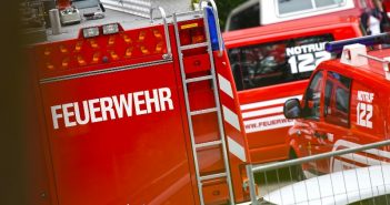 LKW-Tank aufgerissen, Diesel floss in Bach