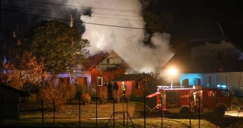 Gartenhütte geriet in Brand