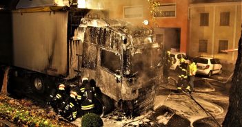 LKW fing im Ortszentrum Frankenmarkt Feuer