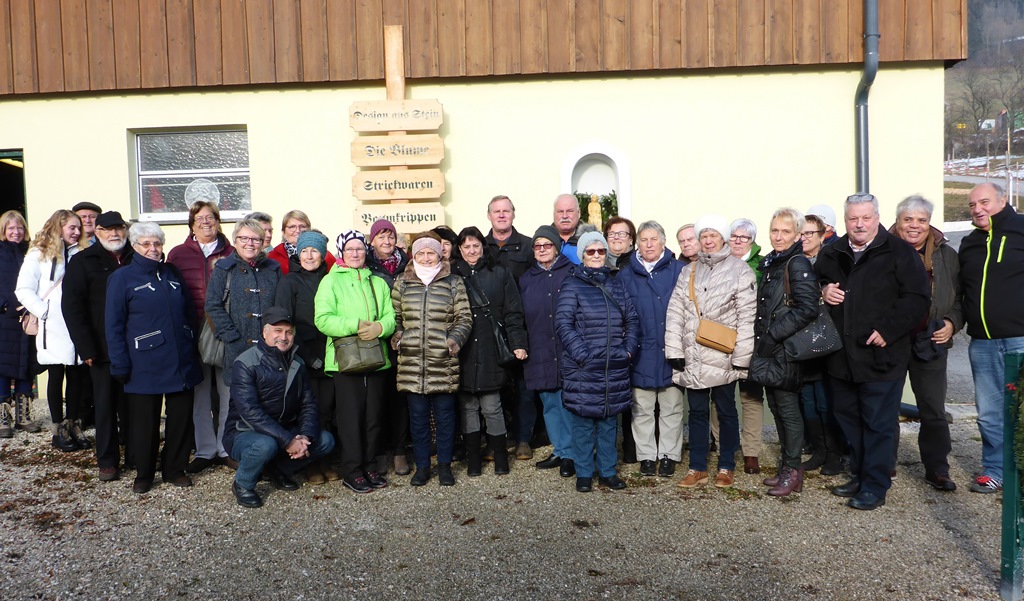 Ebenseer Pensionistenverband besucht Adventmarkt in Pürgg
