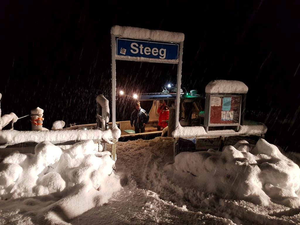 Versorgungsfahrten am Hallstätter See