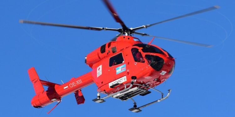 Bei Skiübung kollidiert und schwer verletzt