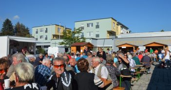 Saisonstart Schmankerlmarkt in Laakirchen