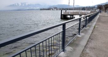 Provisorische Lösung für Seeuferbänke an der Esplanade