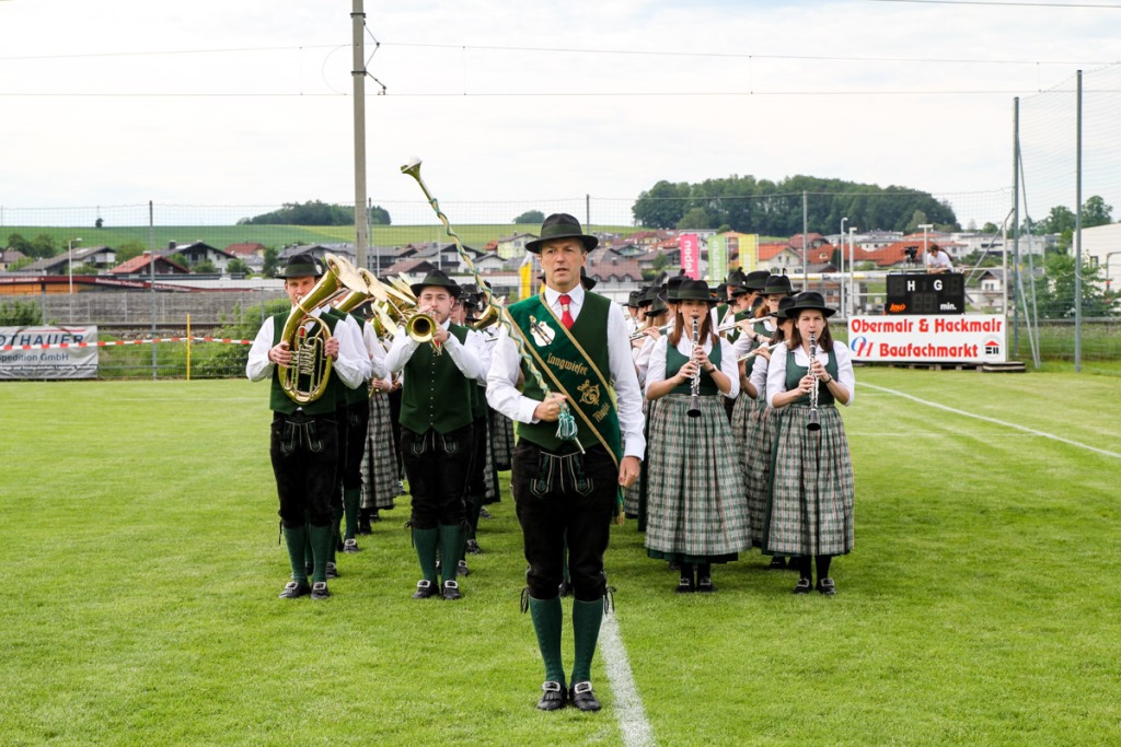 Ausgezeichnet marschiert